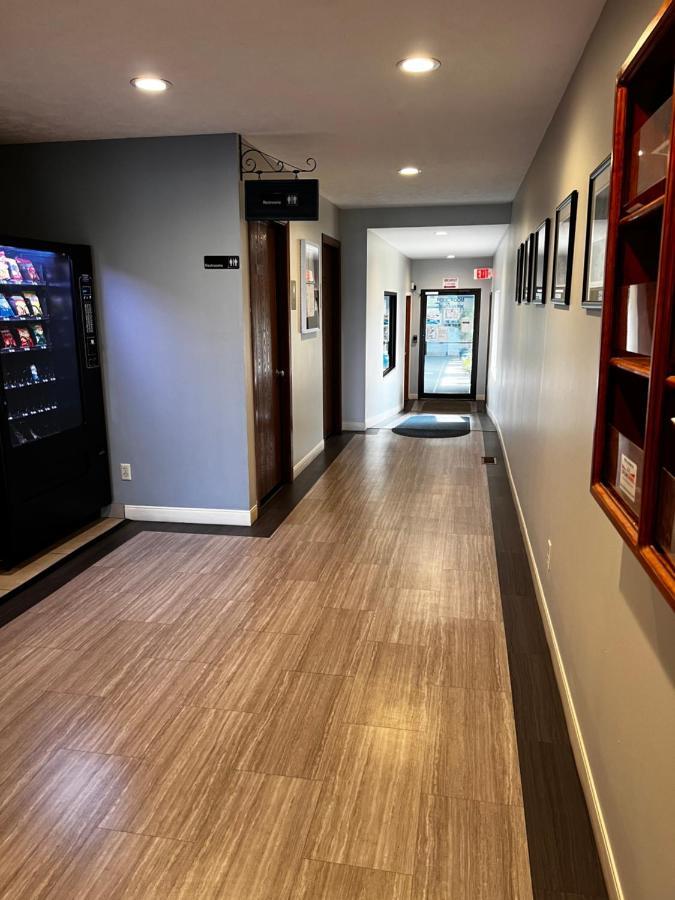 Sky Lodge Inn & Suites - Delavan Exterior photo